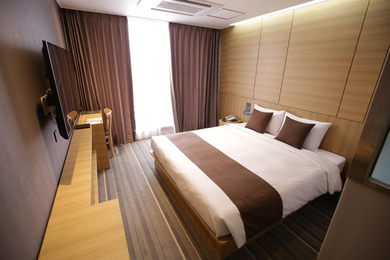 Honors Hotel Hwaseong Exterior foto